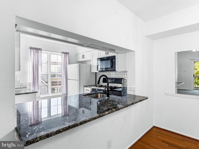 4606 ABERDEEN LN, Blackwood, NJ 08012
