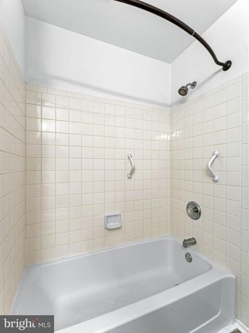 4606 ABERDEEN LN, Blackwood, NJ 08012
