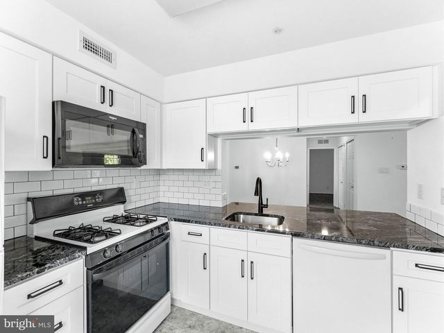 4606 ABERDEEN LN, Blackwood, NJ 08012