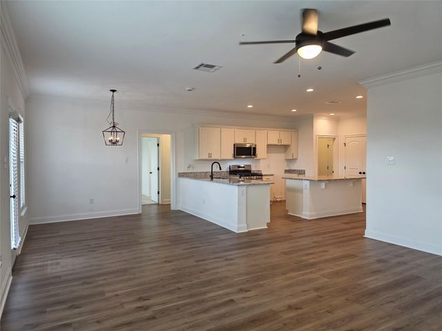 1115 Little Cypress Loop, Orange, TX 77632