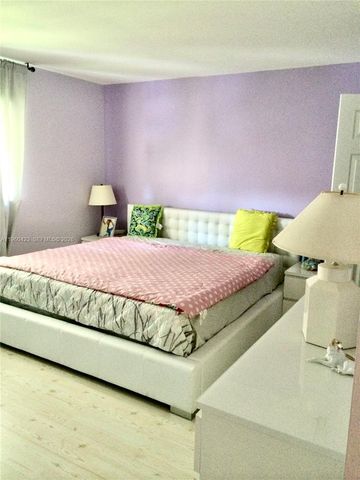 319 NE 14th Ave 602, Hallandale Beach, FL 33009