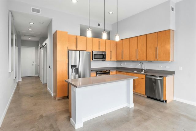 507 Sabine ST 403, Austin, TX 78701