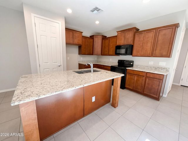 2511 S ENTWISTLE Street, Gilbert, AZ 85295