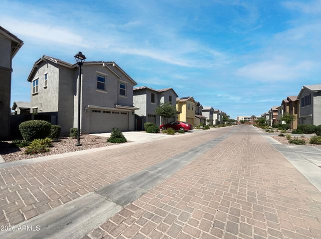 2511 S ENTWISTLE Street, Gilbert, AZ 85295