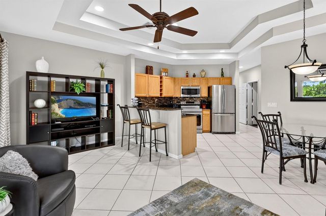 8326 Mulligan Circle 2123, Port Saint Lucie, FL 34986
