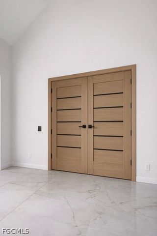 912 Cleveland AVE, Lehigh Acres, FL 33972