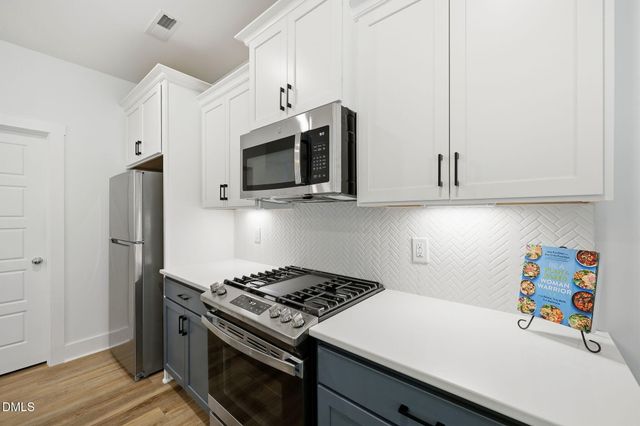 1063 Grey Flint Place, Mebane, NC 27302