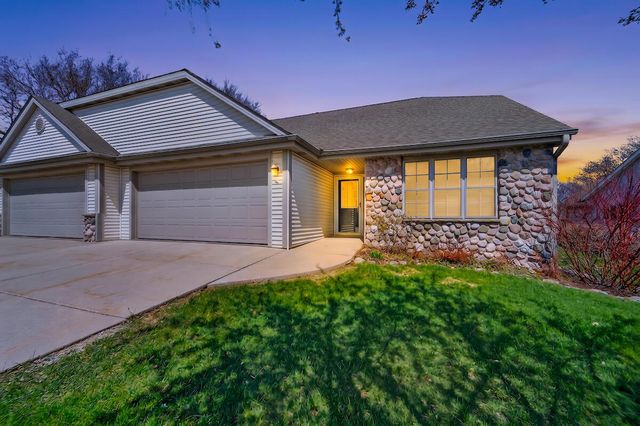 1912 Cedar STREET, Grafton, WI 53024