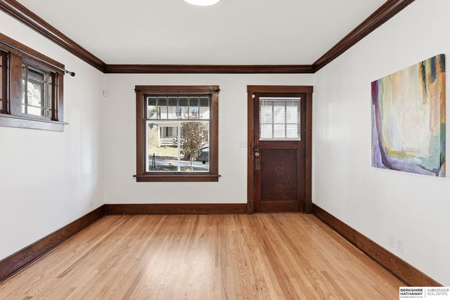 806 N 43rd Street, Omaha, NE 68131