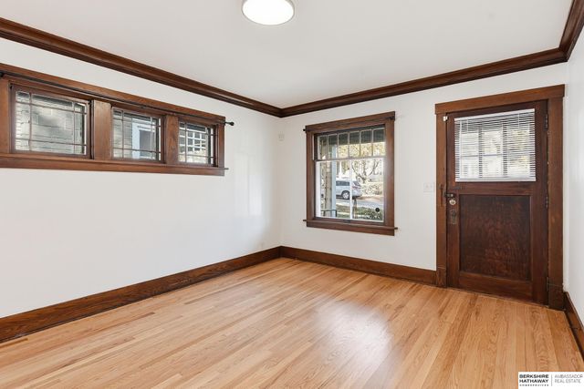 806 N 43rd Street, Omaha, NE 68131