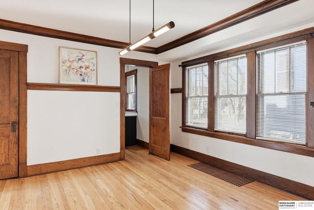 806 N 43rd Street, Omaha, NE 68131