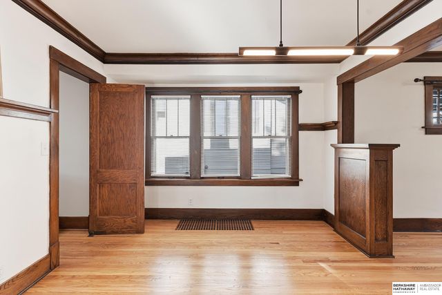 806 N 43rd Street, Omaha, NE 68131