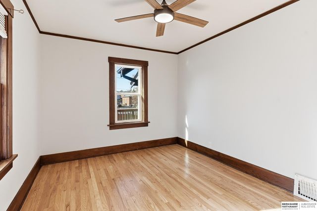 806 N 43rd Street, Omaha, NE 68131