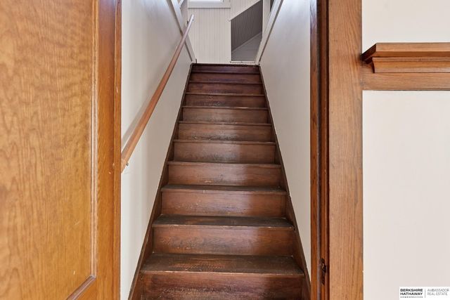 806 N 43rd Street, Omaha, NE 68131