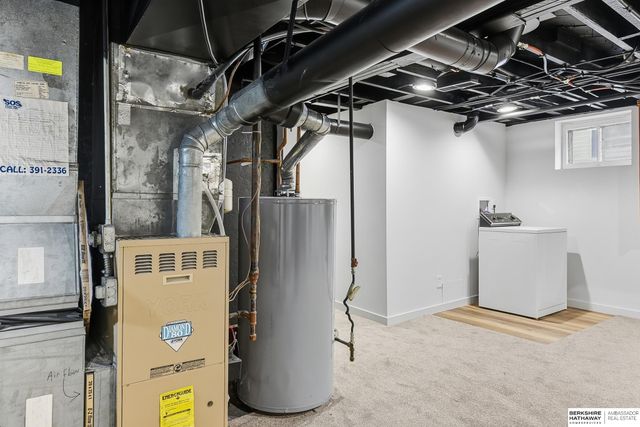 806 N 43rd Street, Omaha, NE 68131