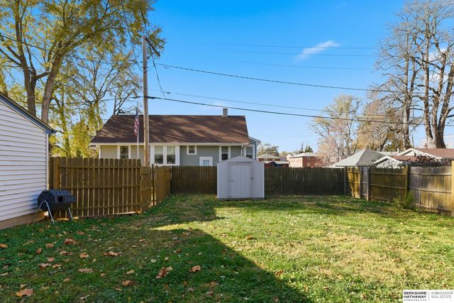 806 N 43rd Street, Omaha, NE 68131