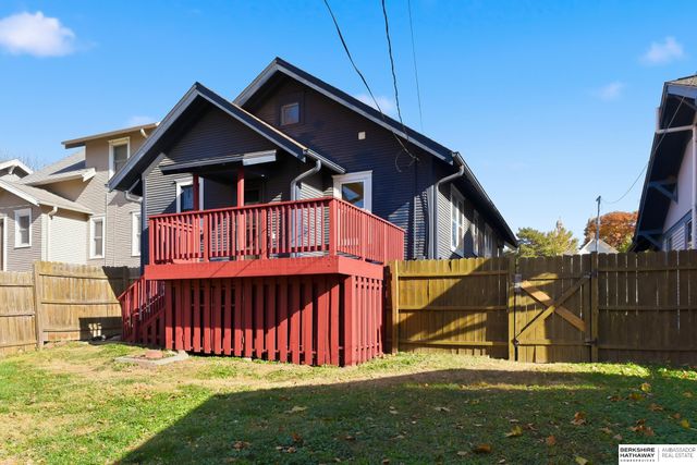 806 N 43rd Street, Omaha, NE 68131