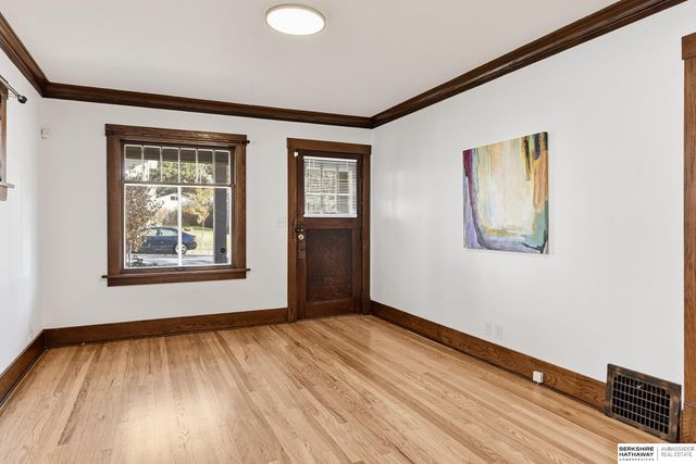 806 N 43rd Street, Omaha, NE 68131