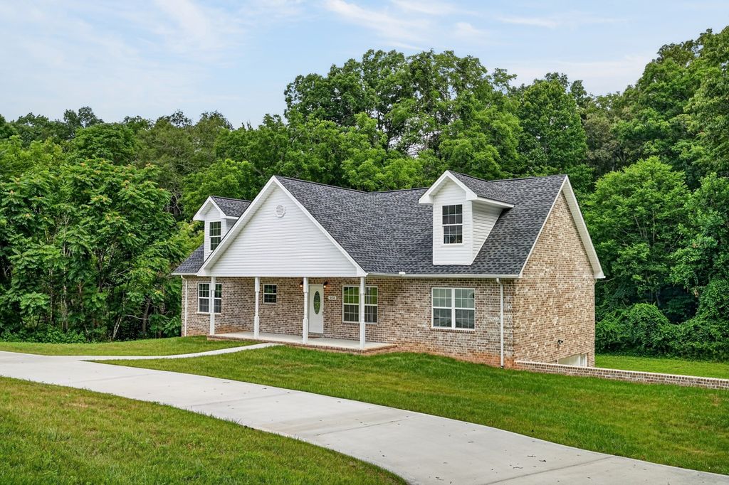 920 Franklin Ct, Cookeville, TN 38506