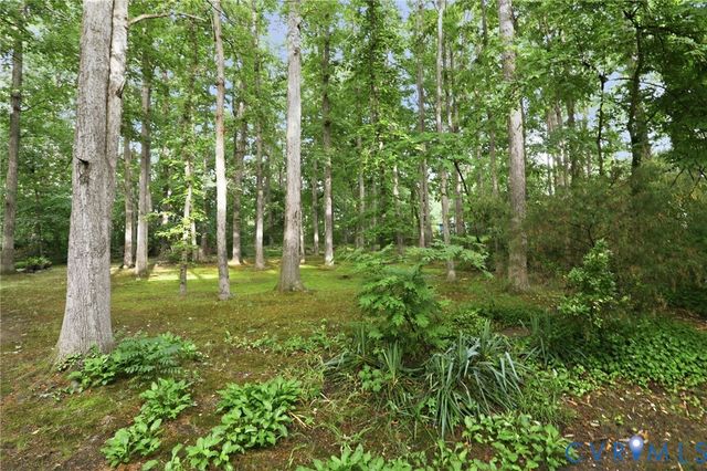 11735 S Briar Patch Dr, Midlothian, VA 23113