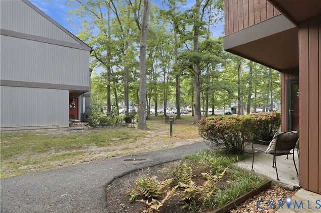11735 S Briar Patch Dr, Midlothian, VA 23113