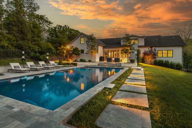 8108 Vaden Dr, Brentwood, TN 37027