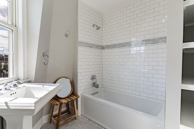 242 Bunker Hill St 2, Boston, MA 02129