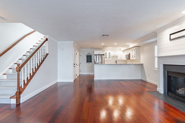 242 Bunker Hill St 2, Boston, MA 02129
