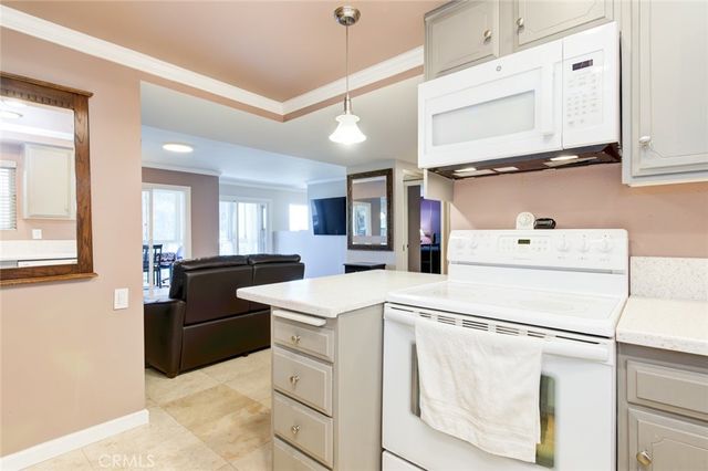 3241 San Amadeo 2B, Laguna Woods, CA 92637
