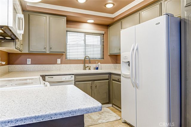 3241 San Amadeo 2B, Laguna Woods, CA 92637