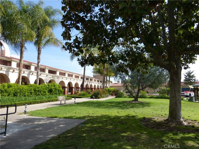 3241 San Amadeo 2B, Laguna Woods, CA 92637