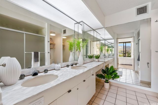 500 Lunalilo Home Road 25B, Honolulu, HI 96825