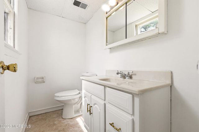 853 Neptune Avenue, Beachwood, NJ 08722