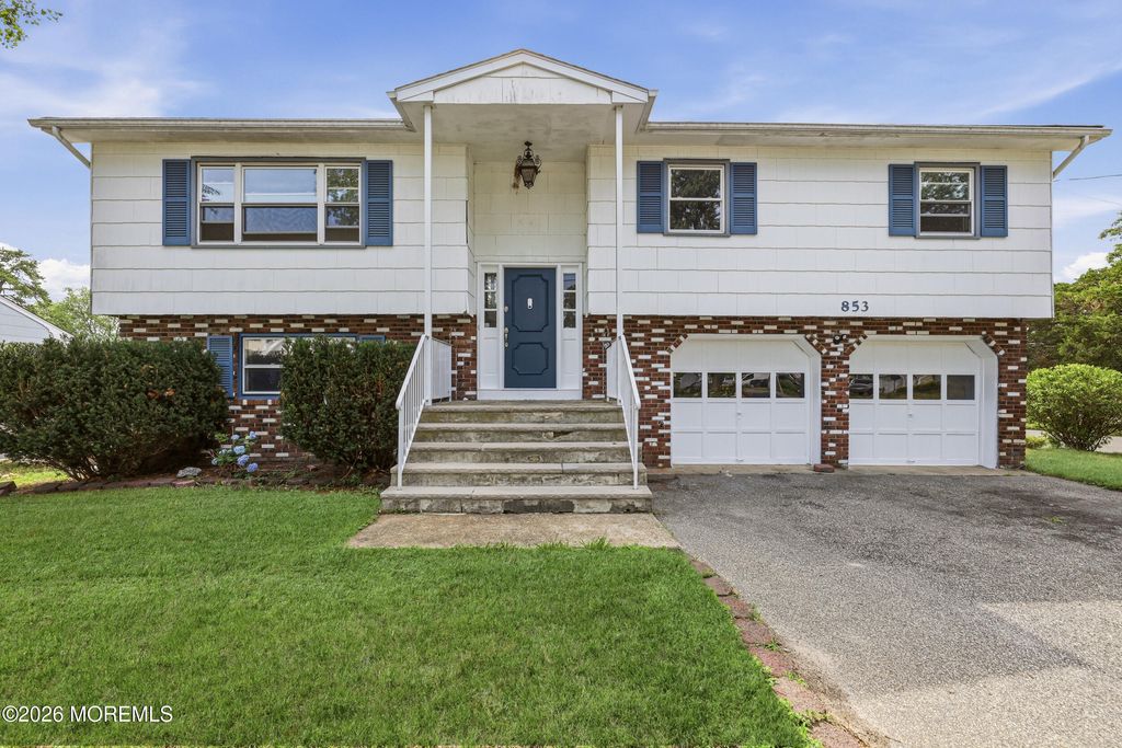 853 Neptune Avenue, Beachwood, NJ 08722