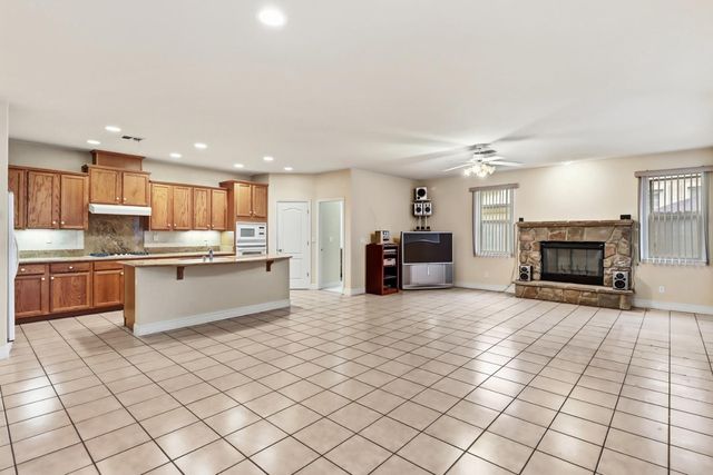 2752 Westview Dr, Lincoln, CA 95648