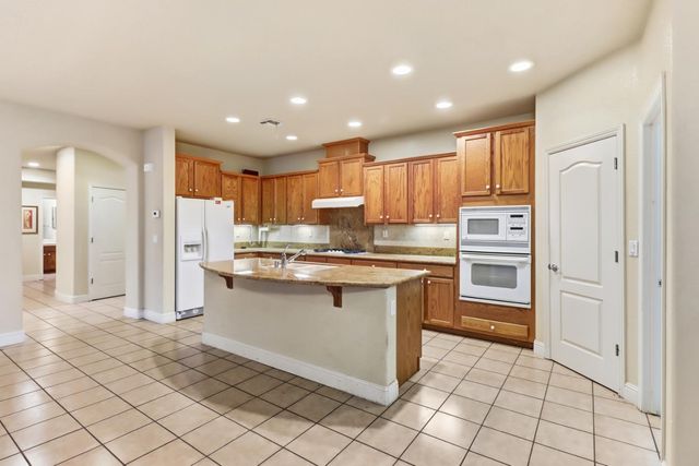 2752 Westview Dr, Lincoln, CA 95648