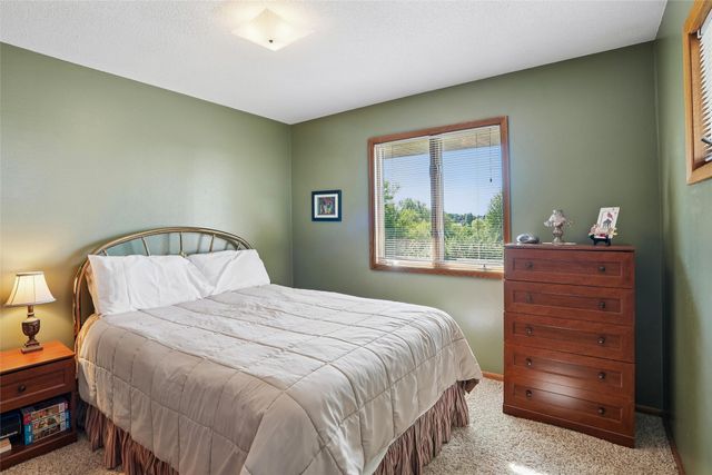 1503 S 16th Avenue W, Newton, IA 50208