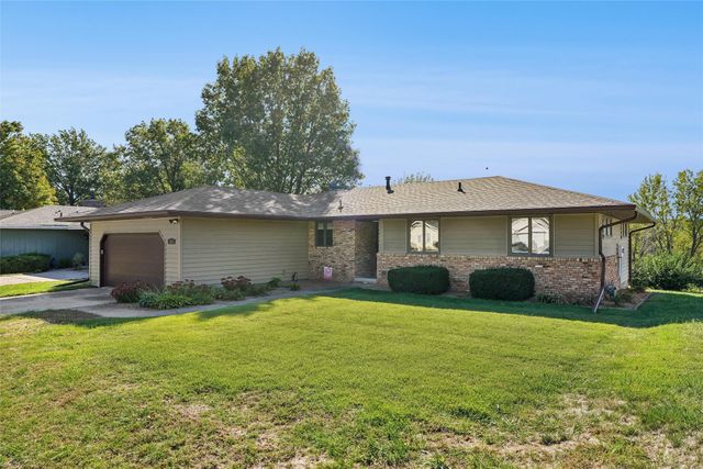 1503 S 16th Avenue W, Newton, IA 50208