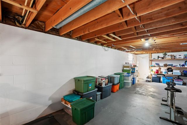 1503 S 16th Avenue W, Newton, IA 50208