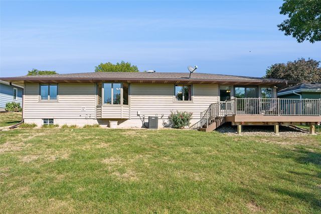 1503 S 16th Avenue W, Newton, IA 50208