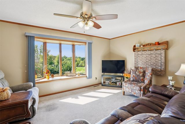 1503 S 16th Avenue W, Newton, IA 50208