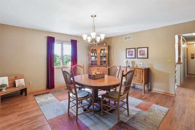 1503 S 16th Avenue W, Newton, IA 50208