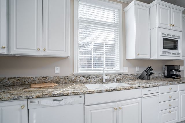 3755 E 61st Boulevard, Davenport, IA 52807