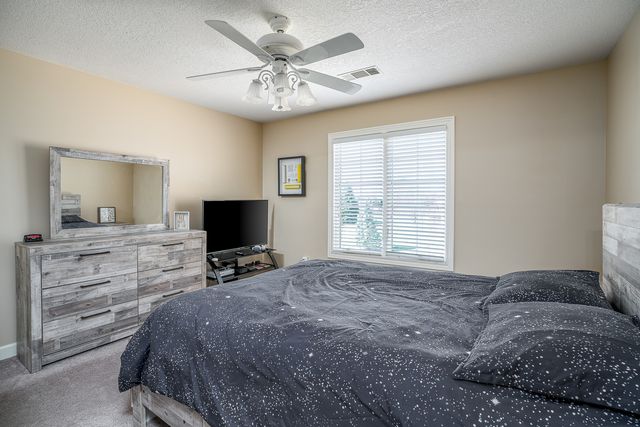 3755 E 61st Boulevard, Davenport, IA 52807