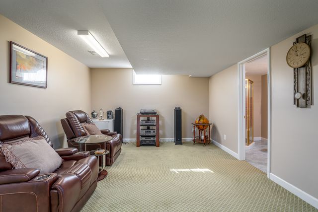 3755 E 61st Boulevard, Davenport, IA 52807