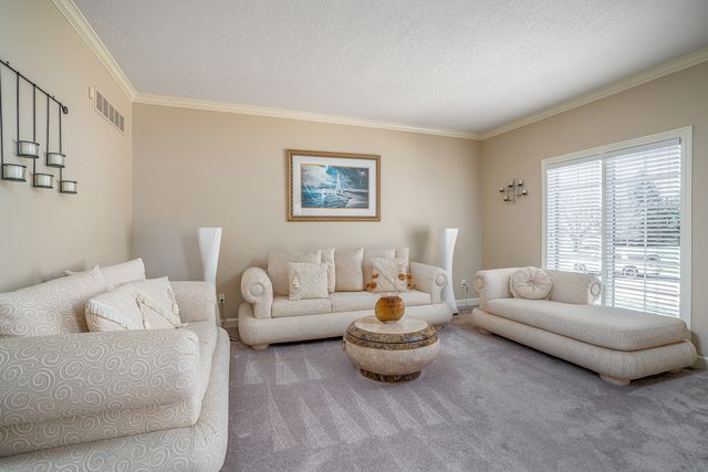 3755 E 61st Boulevard, Davenport, IA 52807