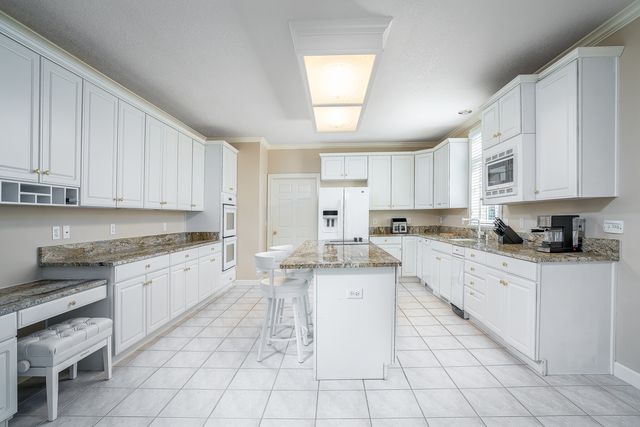 3755 E 61st Boulevard, Davenport, IA 52807