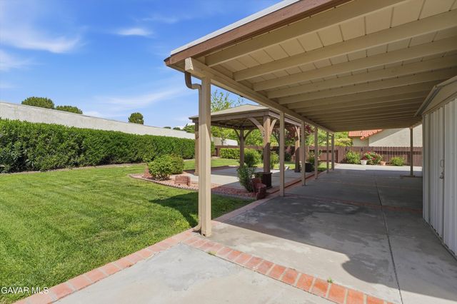 2851 W College Park Drive, Lancaster, CA 93536