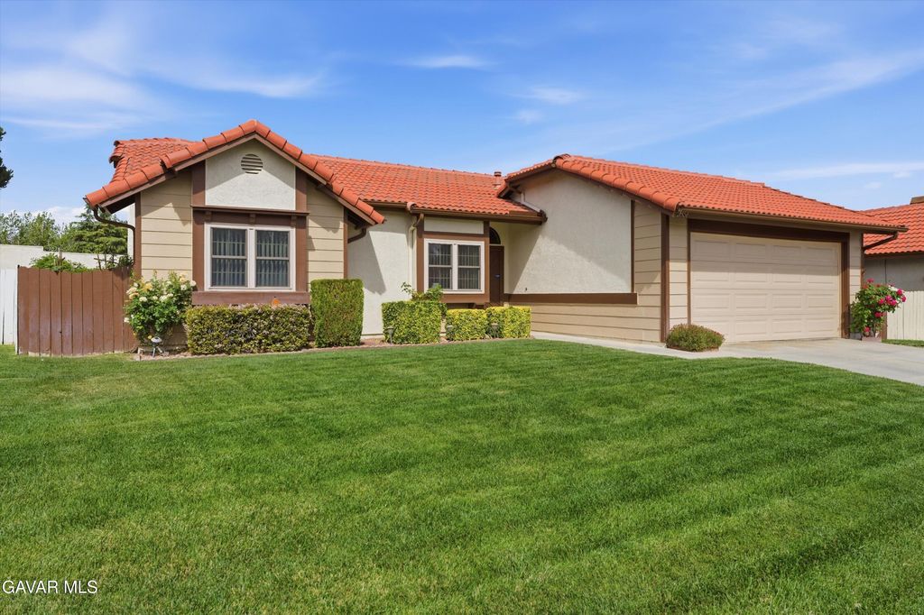 2851 W College Park Drive, Lancaster, CA 93536