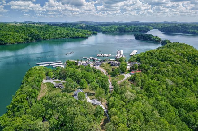 487 Cedar Hill Rd, Celina, TN 38551